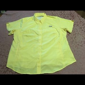 Women’s Columbia short sleeve shirt